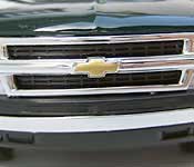 Welly 2001 Chevrolet Suburban Grille Detail